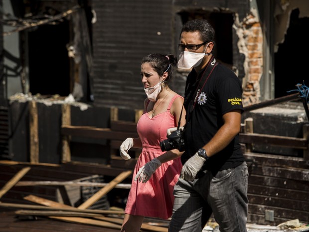 Polícia levou testemunhas à boate Kiss e fez reconstituição do incêndio. Foto: Adriano Vizoni/Folhapress