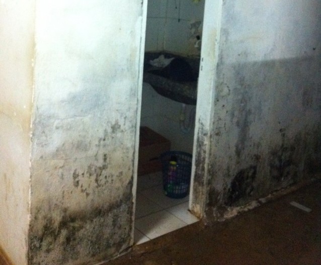Depósito do Hospital de São Mateus não possui a mínima higiene.