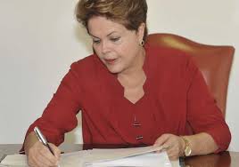 Dos 92 decretos publicados  no Diário Oficial do dia 27-12-2013, 15 são do Maranhão