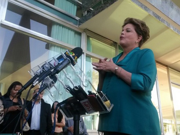 Dilma em coletiva de imprensa no Palácio do Alvorada 